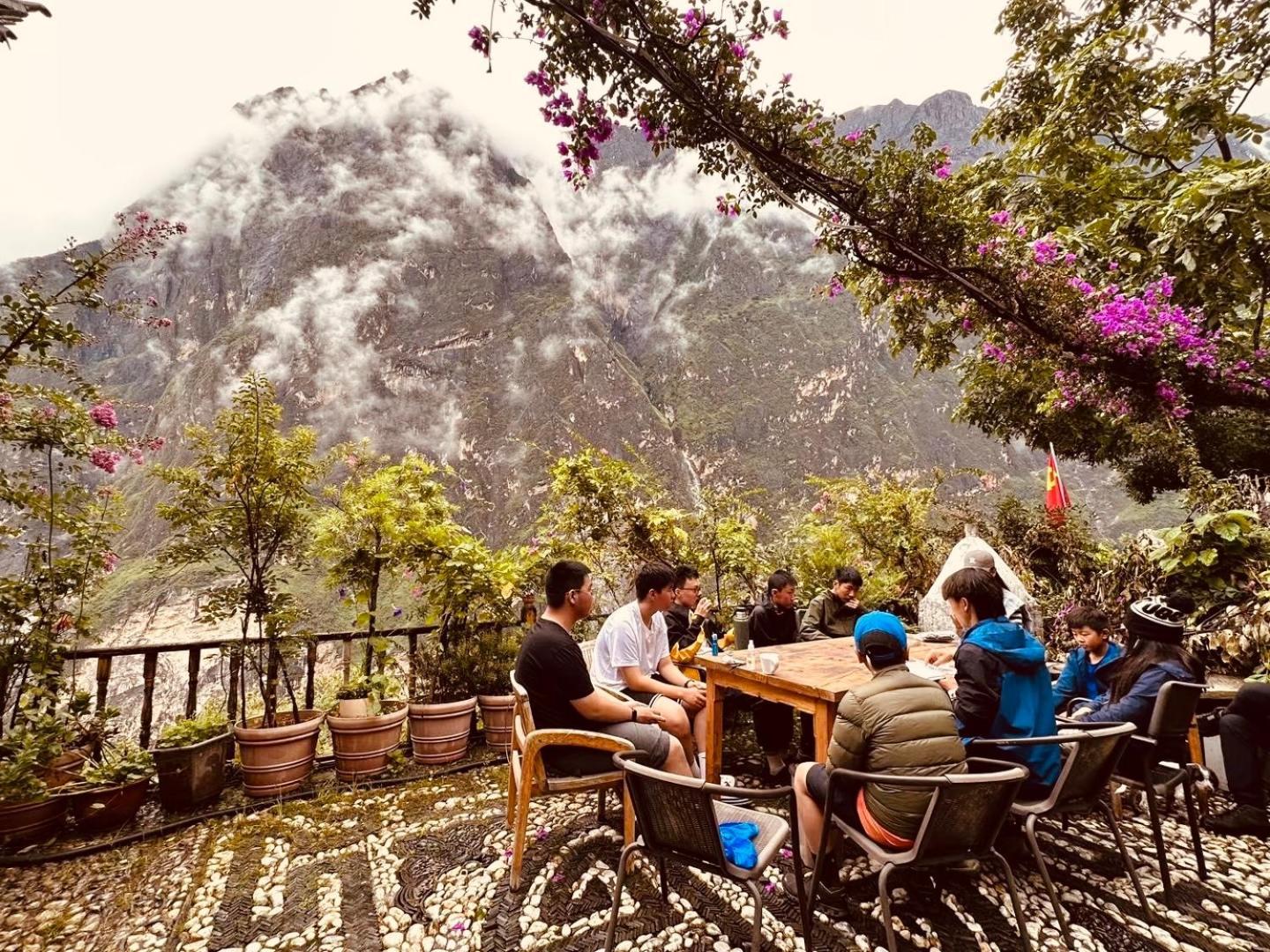 Tiger Leaping Gorge Sean'S Spring Guesthouse Shangri-La Exterior foto